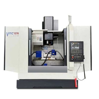 Hoge precisie VMC1370 Automatische CNC verticale freesmachine voor metaal 10000kg laadvermogen BT40 Spindel Taper